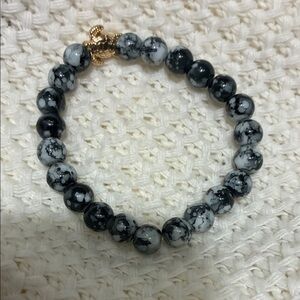 Elegant Black and White Beaded Bracelet